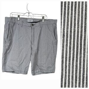 Goodfellow Mens 40 Linden 10" Shorts Black White Pinstripe Flat Front Slim Chino